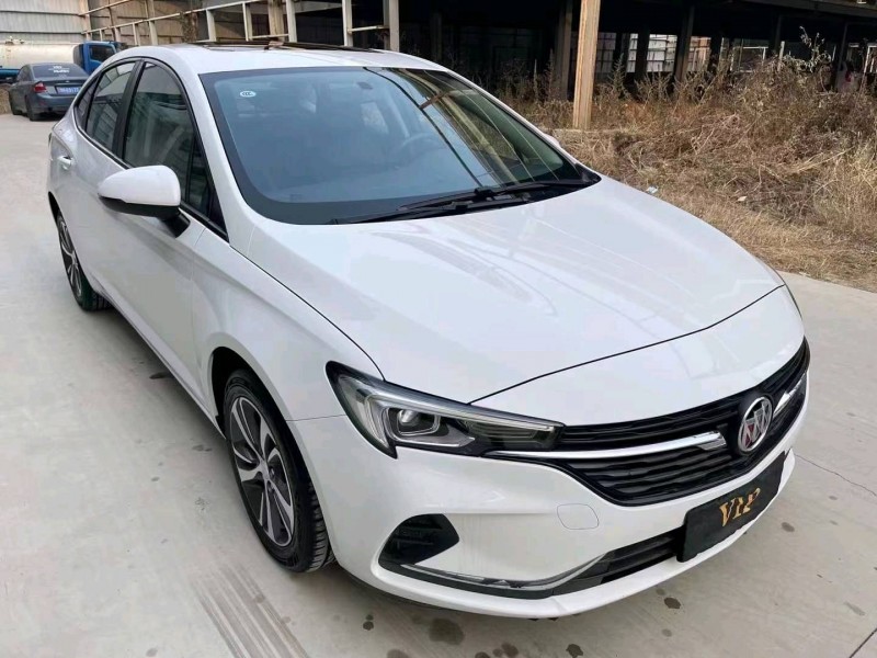 济宁22年别克威朗3