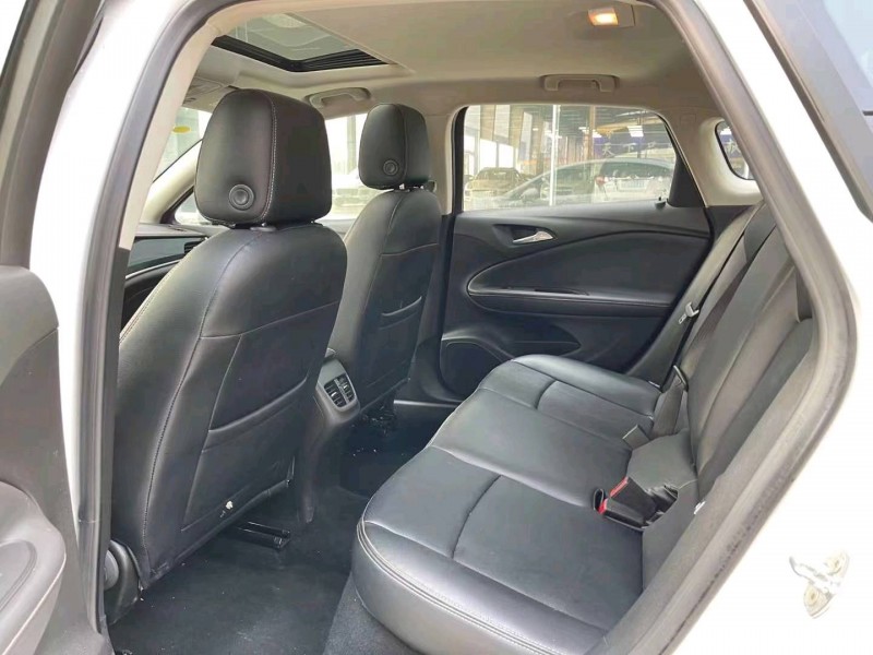 济宁22年别克威朗4