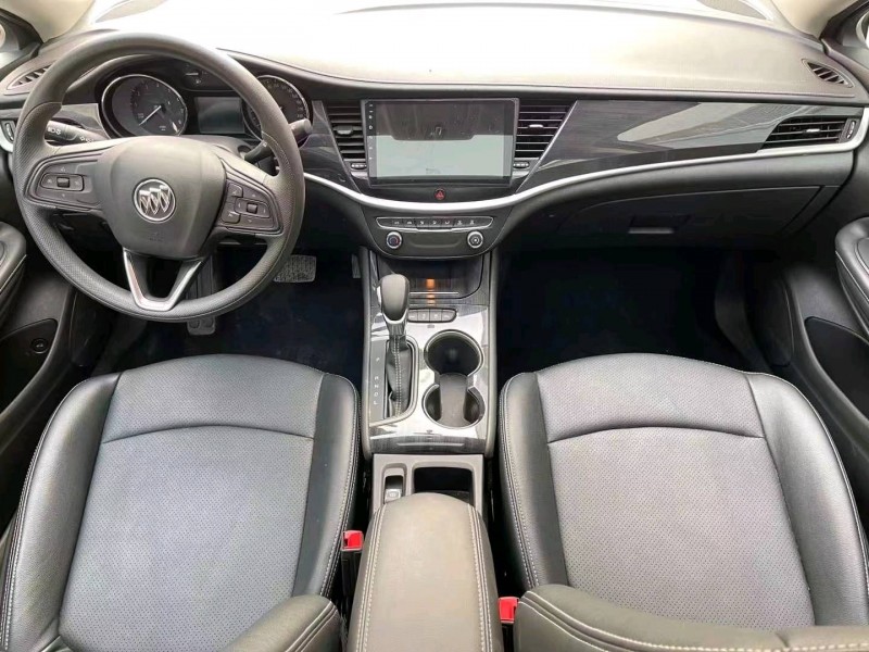 济宁22年别克威朗5