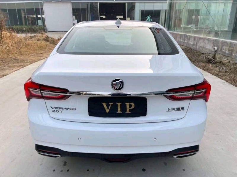 济宁22年别克威朗9