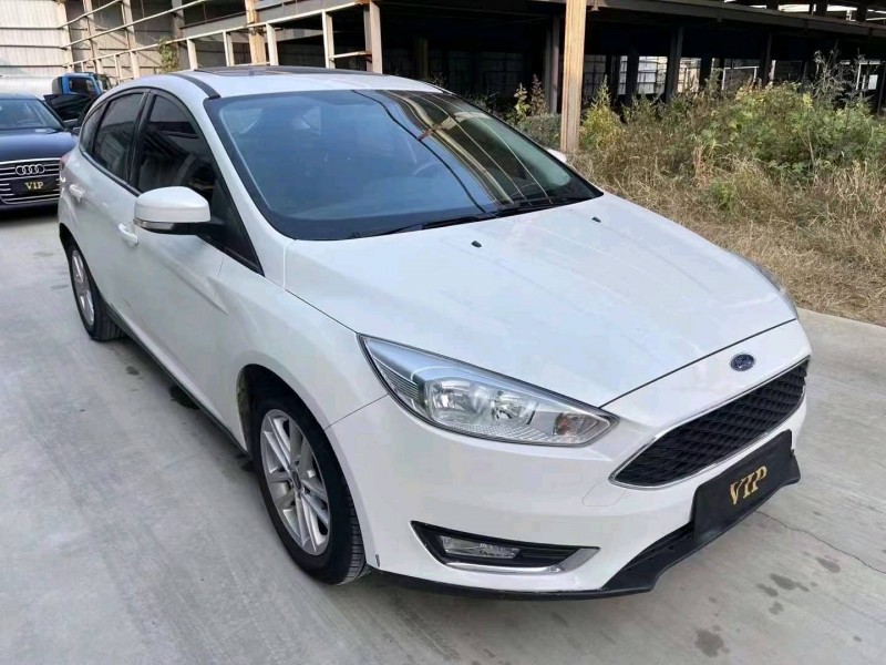 济宁16年福特福克斯3