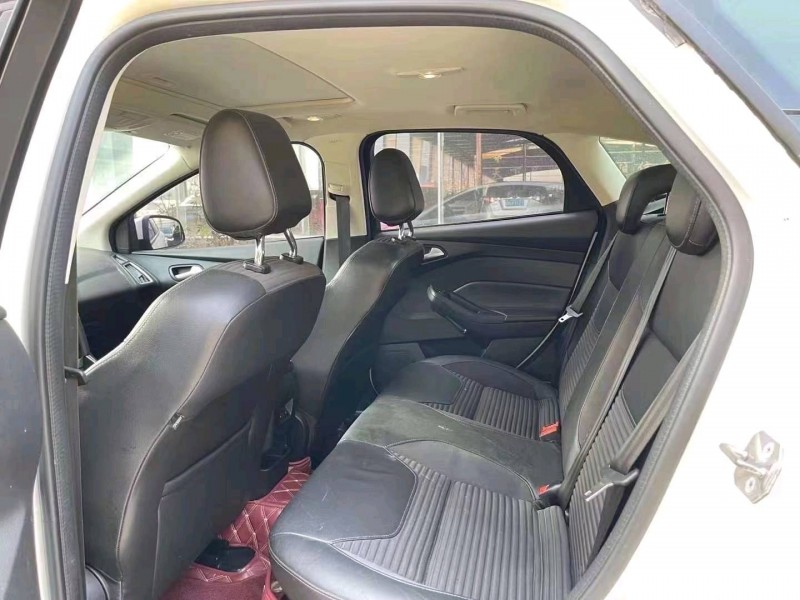 济宁16年福特福克斯4