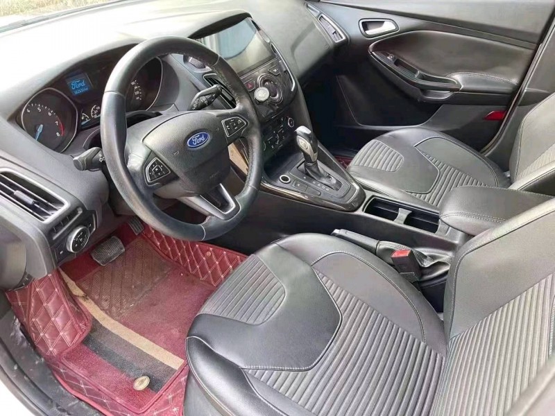 济宁16年福特福克斯6