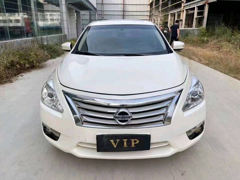 济宁13年日产天籁1