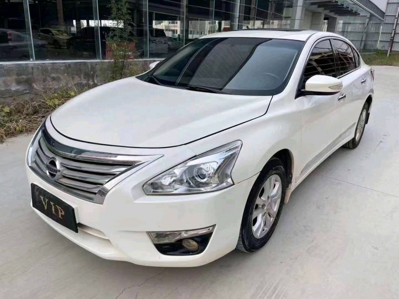 济宁13年日产天籁2