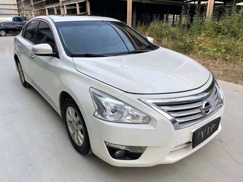 济宁13年日产天籁3