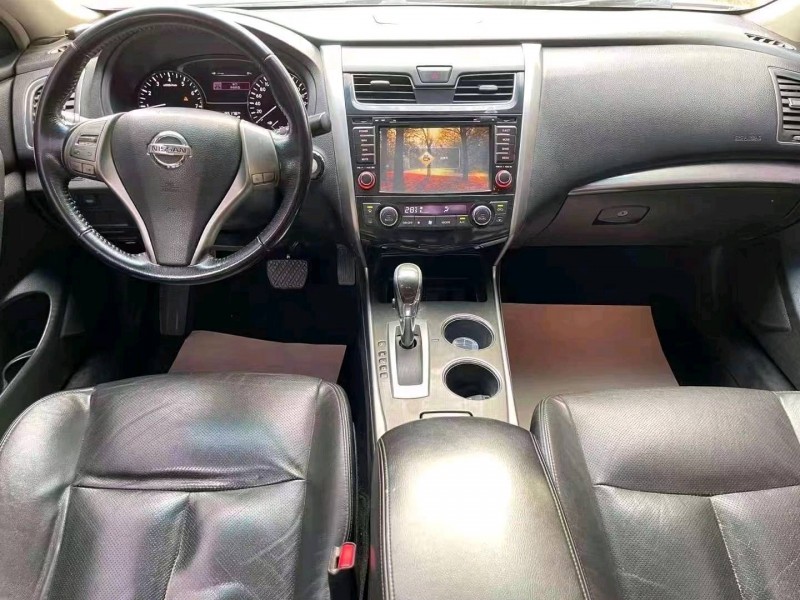 济宁13年日产天籁5