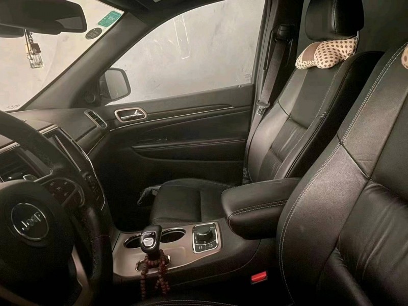 广州14年Jeep大切诺基2