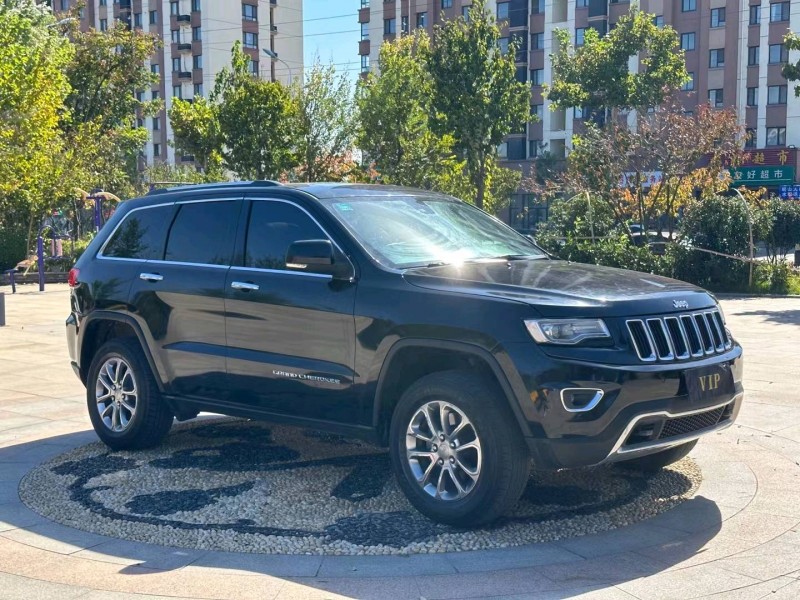 青岛15年Jeep大切诺基3
