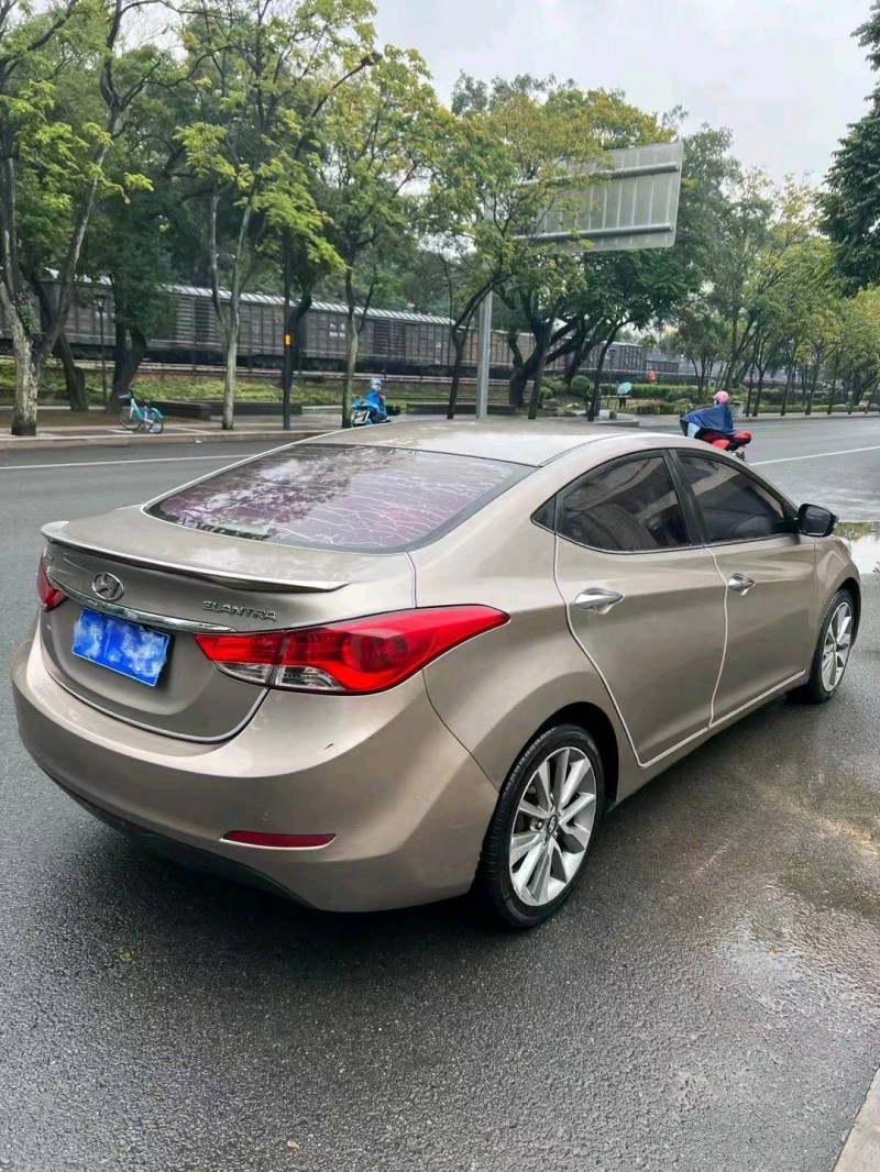 三明15年现代朗动4