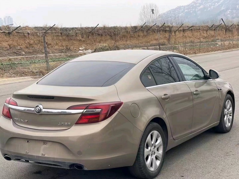 东营16年别克君威2