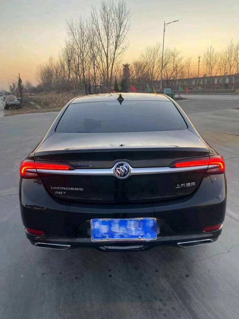 枣庄20年别克君越5