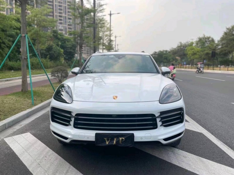 广州18年保时捷卡宴1