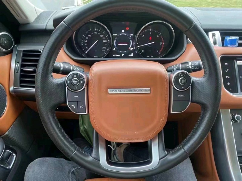 广州16年路虎揽胜运动3