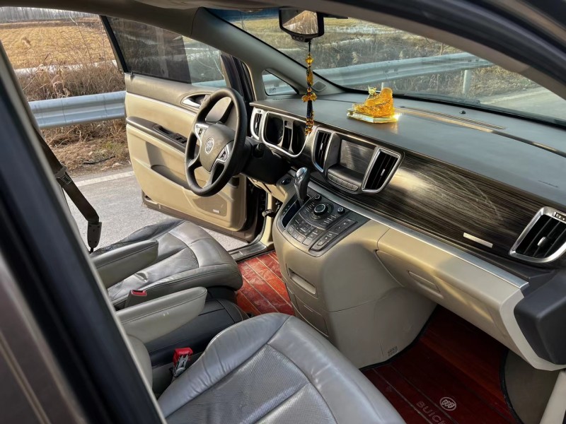 徐州11年别克GL85