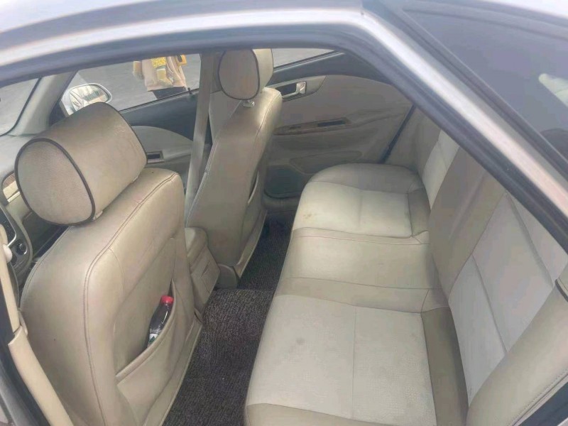 济宁16年别克凯越5