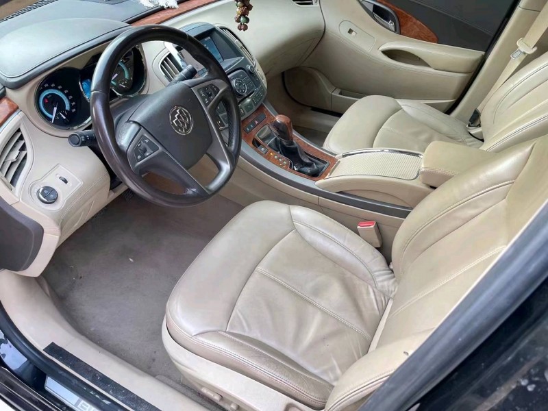 济宁13年别克君越4