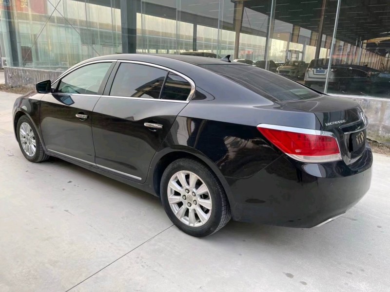 济宁13年别克君越3