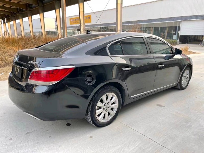 济宁13年别克君越2