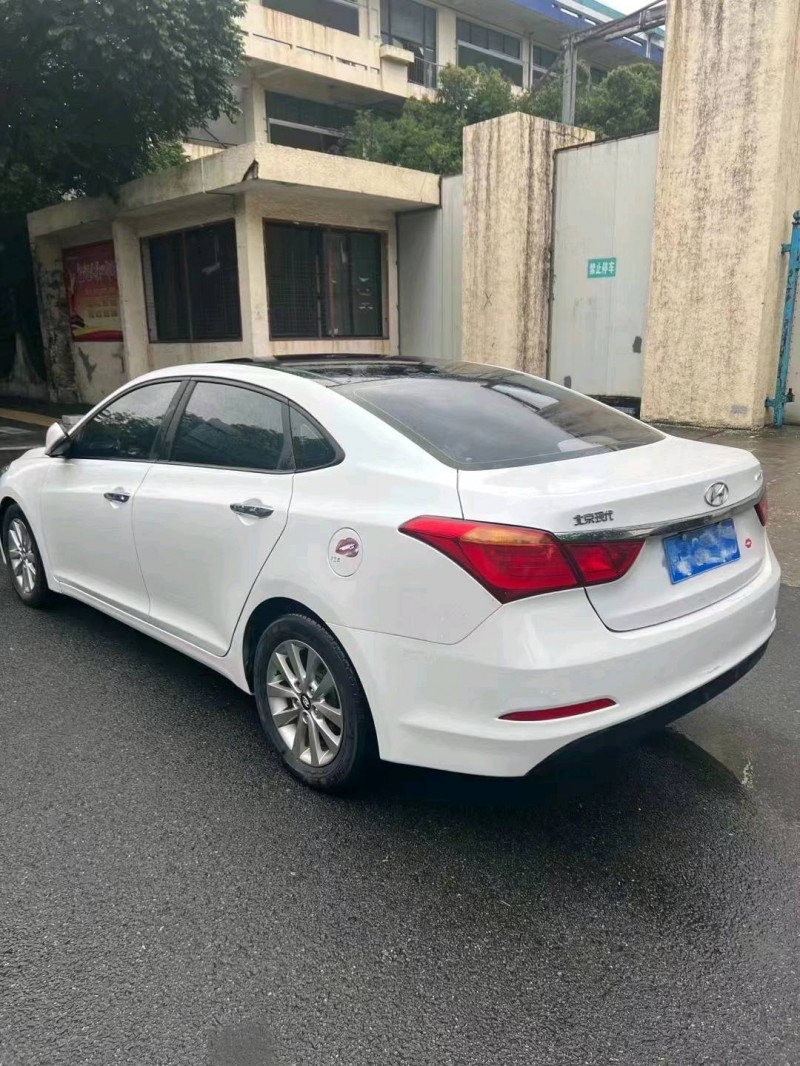 济南15年现代名图7