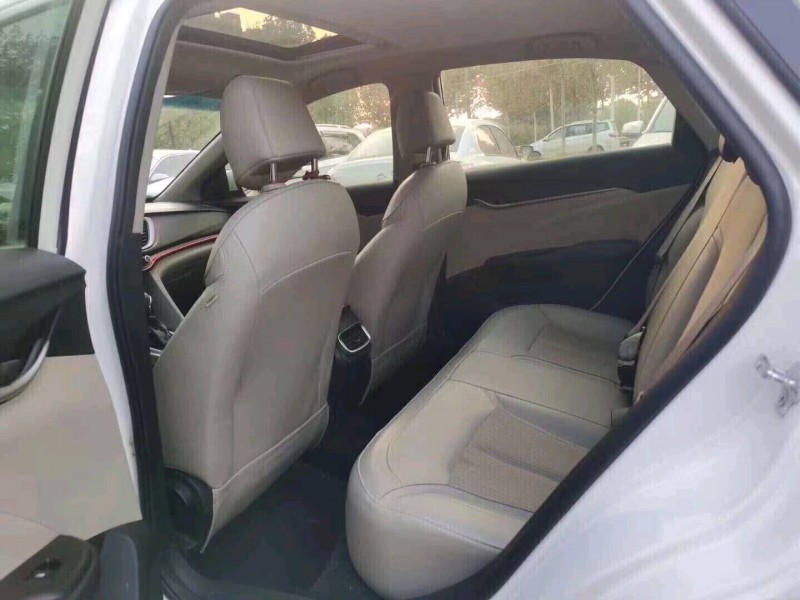 北京17年别克英朗5