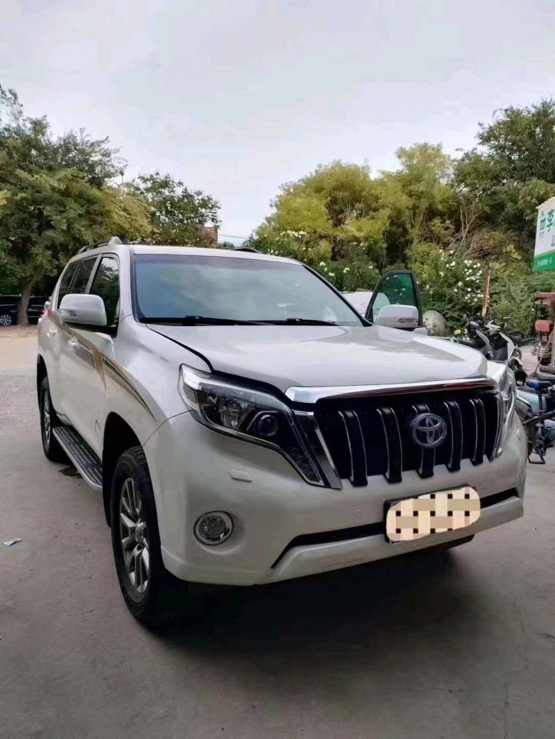 济南16年丰田普拉多6