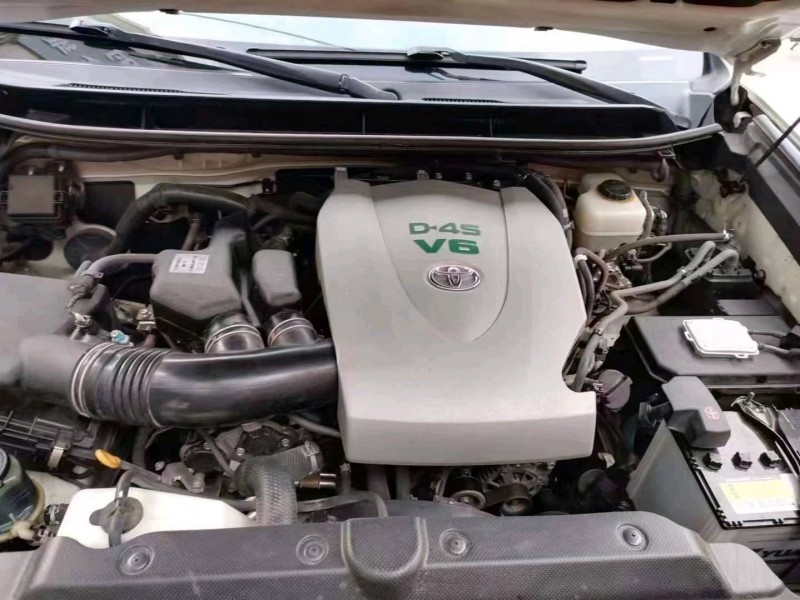 济南16年丰田普拉多4