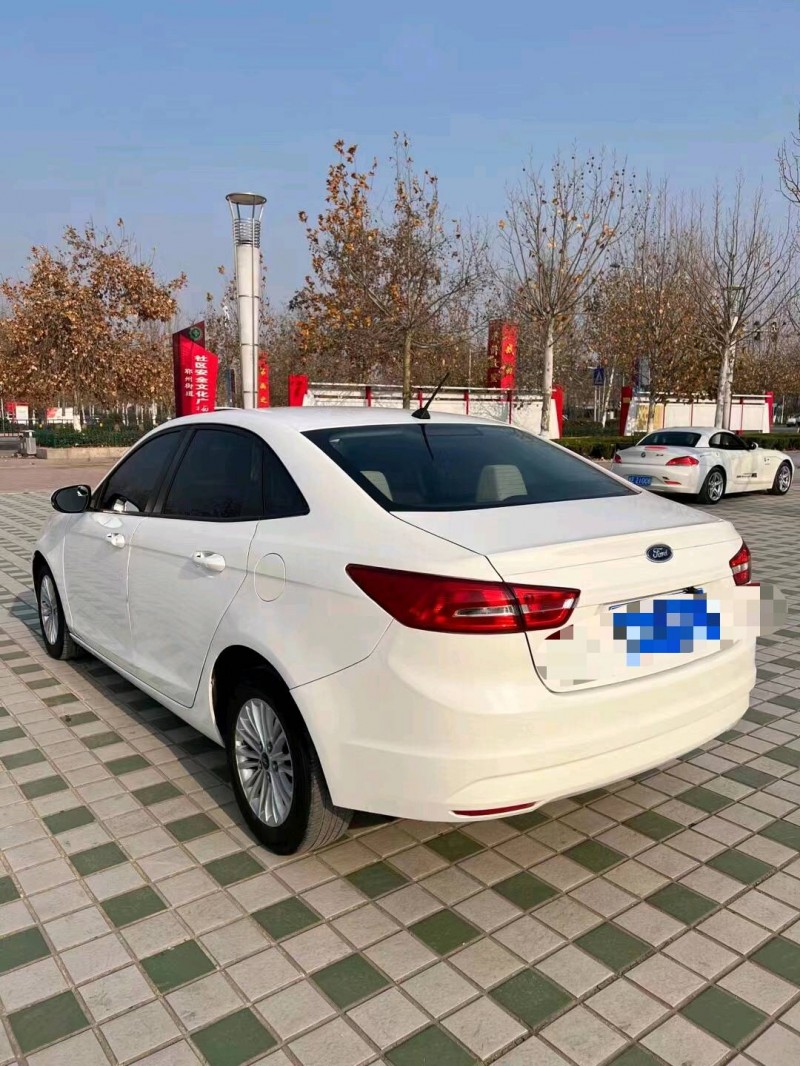 北京17年福特福睿斯7