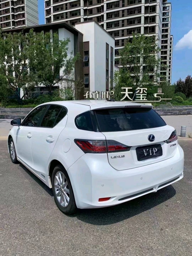 廊坊12年雷克萨斯CT8