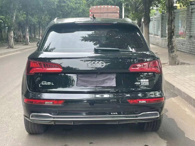 济南19年奥迪Q58