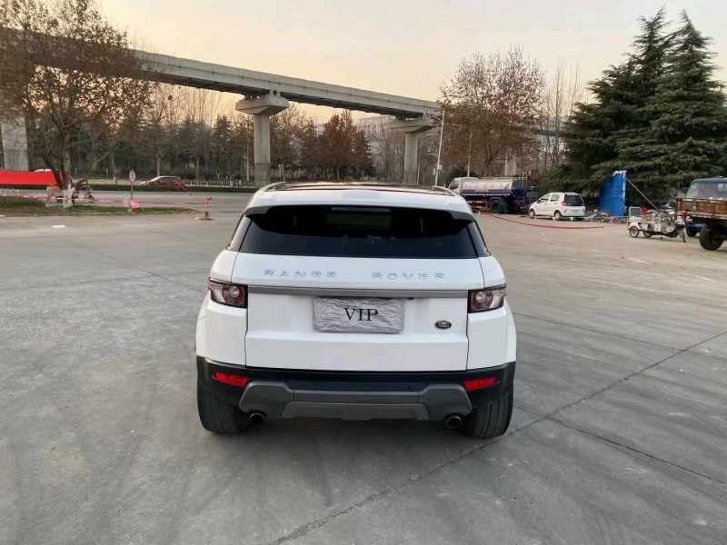 济南14年路虎极光1