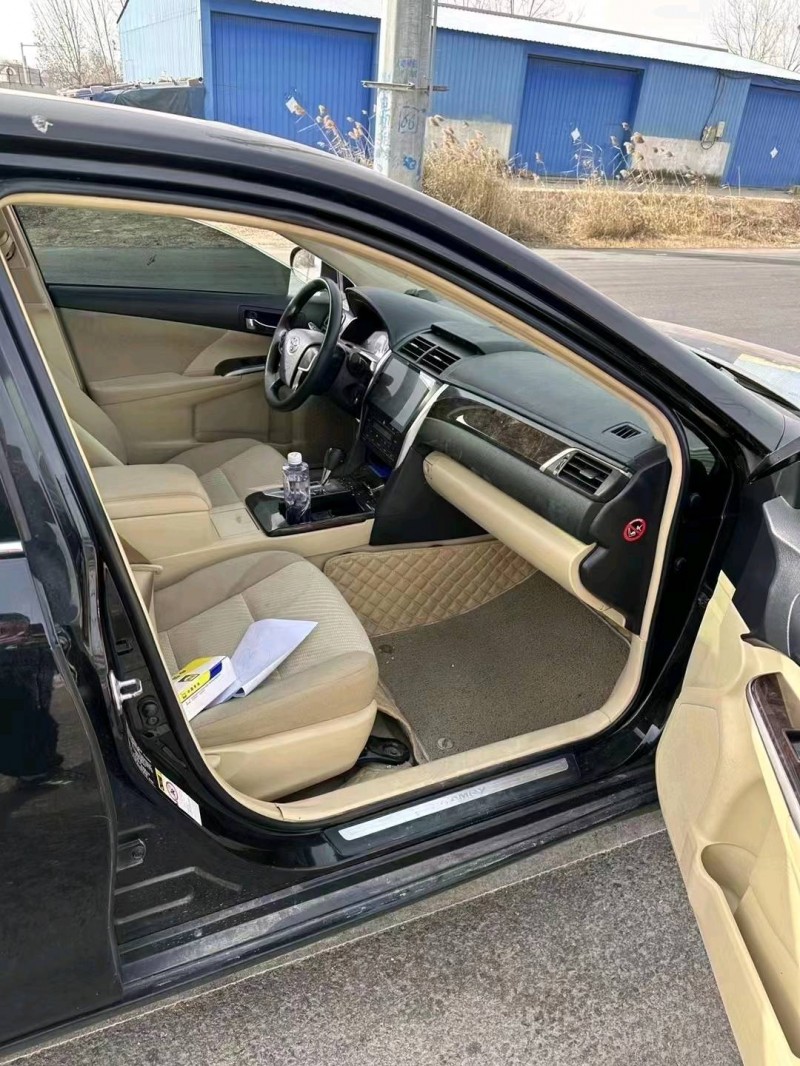 济南16年丰田凯美瑞4