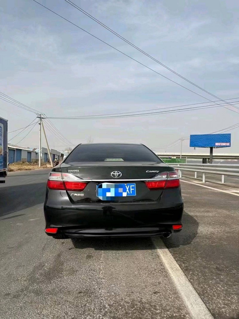 济南16年丰田凯美瑞6