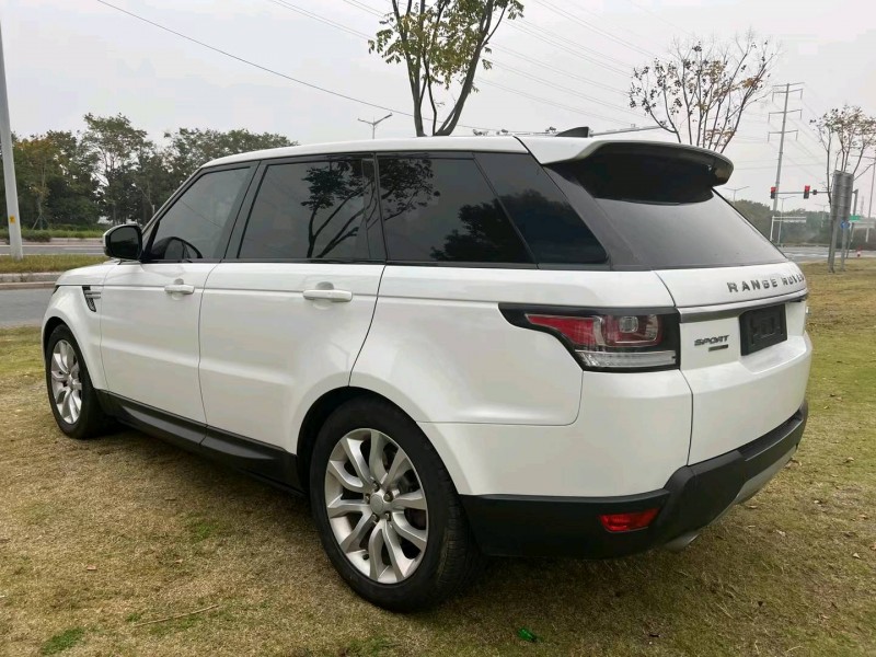 泰州18年路虎揽胜运动7