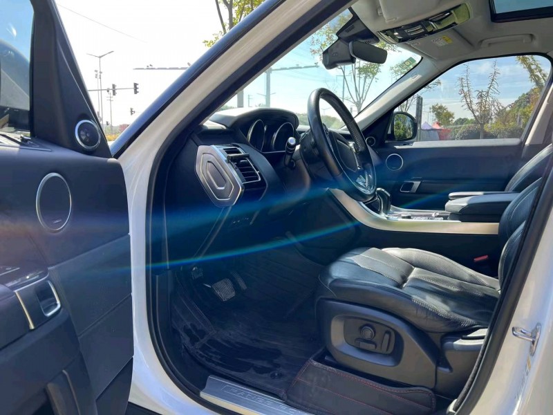 泰州17年路虎揽胜运动3