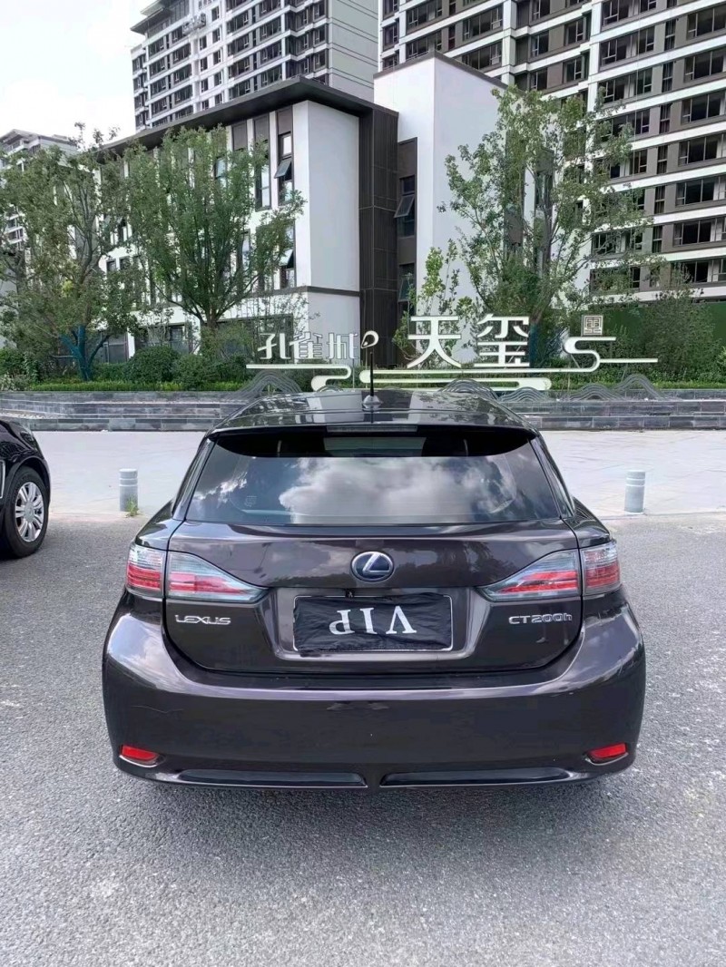 廊坊12年雷克萨斯CT8