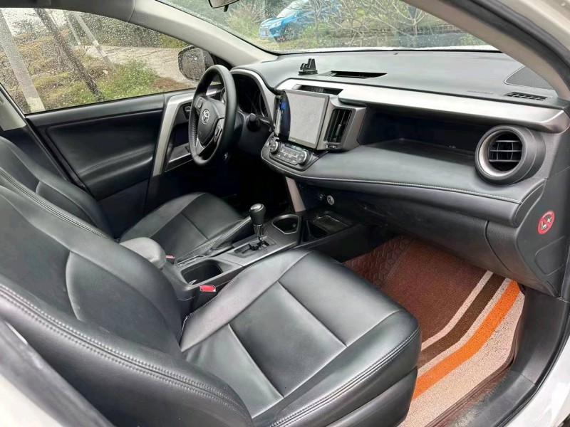 珠海18年丰田RAV4荣放4