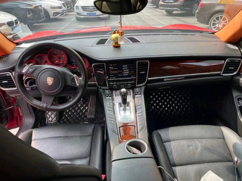 淮南13年保时捷帕拉梅拉8