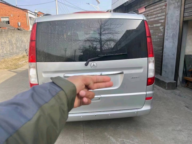 宜昌11年奔驰唯雅诺2