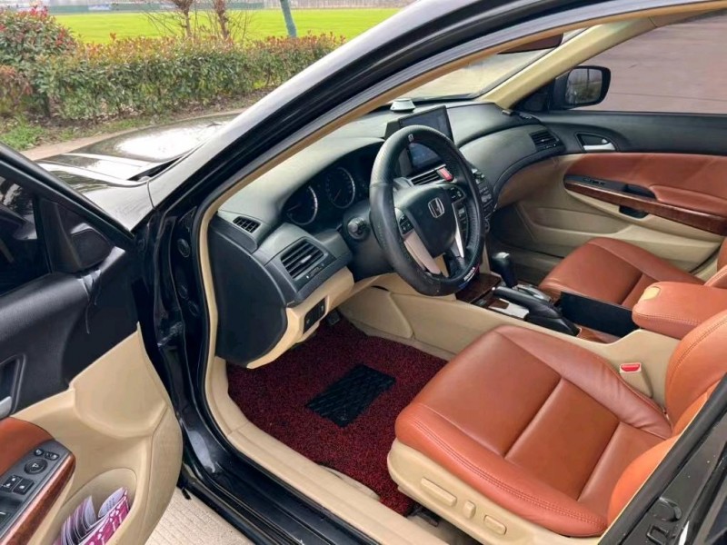 盐城12年本田雅阁6