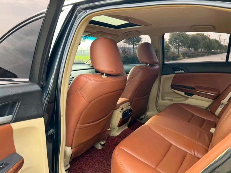 盐城12年本田雅阁7