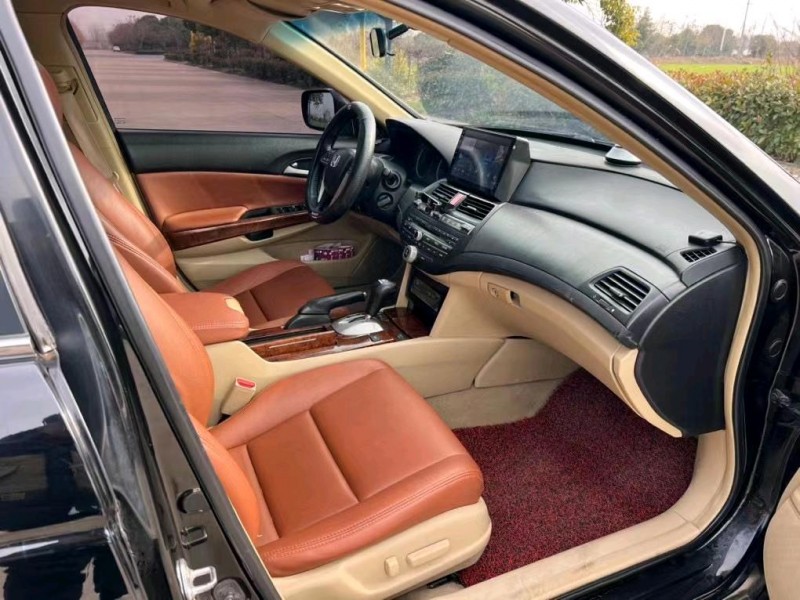 盐城12年本田雅阁9