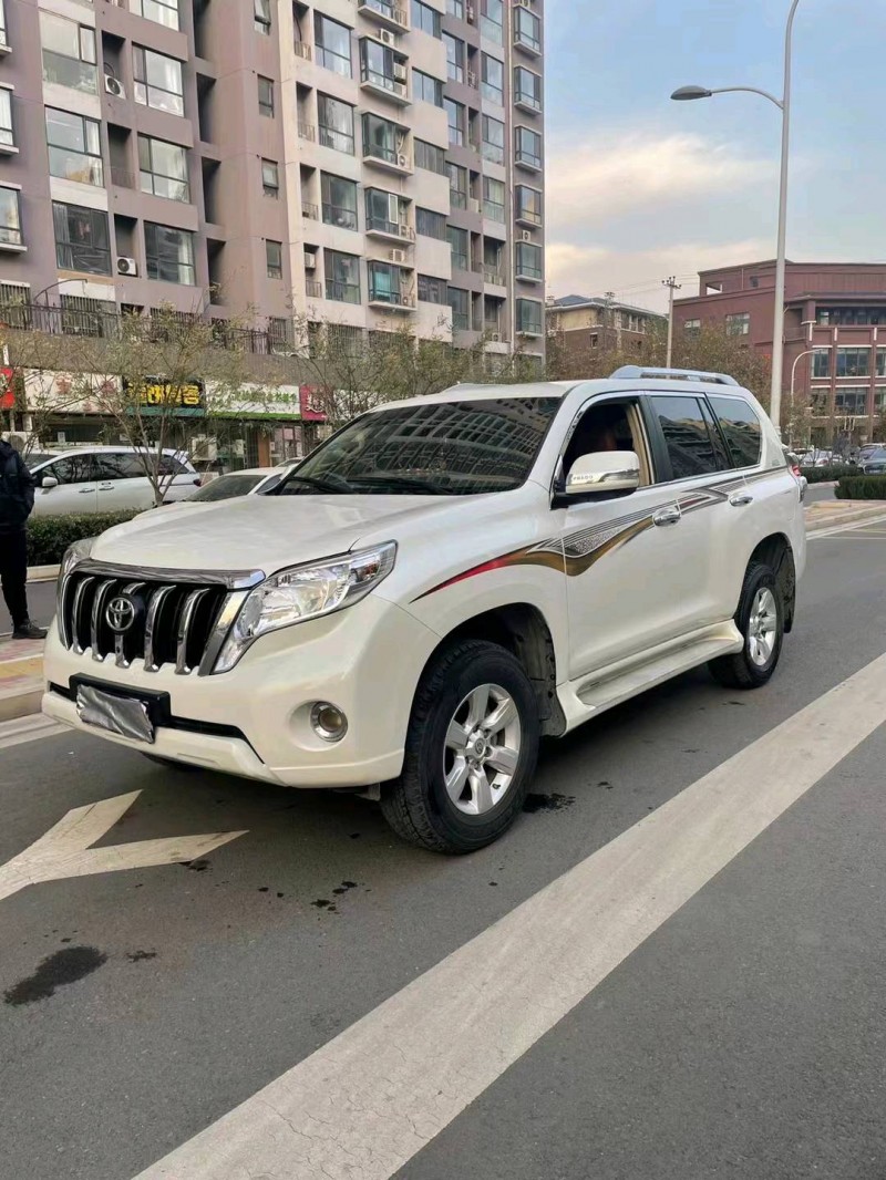 邯郸17年丰田普拉多9