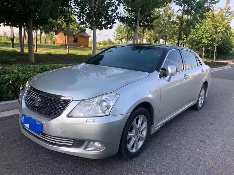 邯郸10年丰田皇冠2