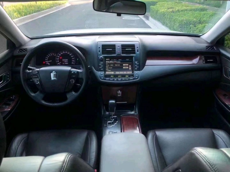 邯郸10年丰田皇冠3