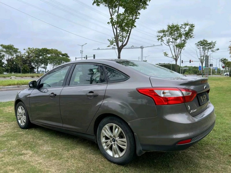 泰州15年福特福克斯6