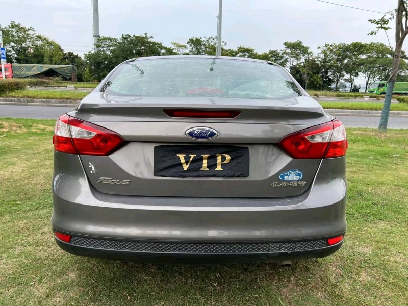 泰州15年福特福克斯7