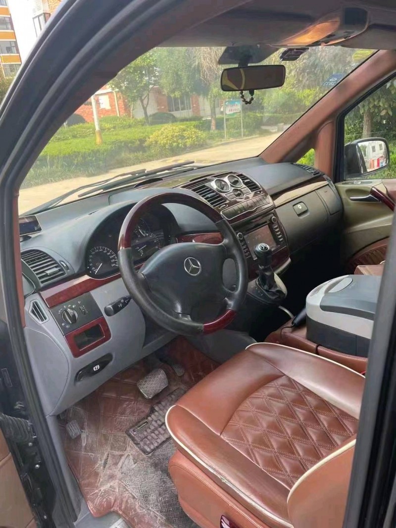 东营14年奔驰威霆4