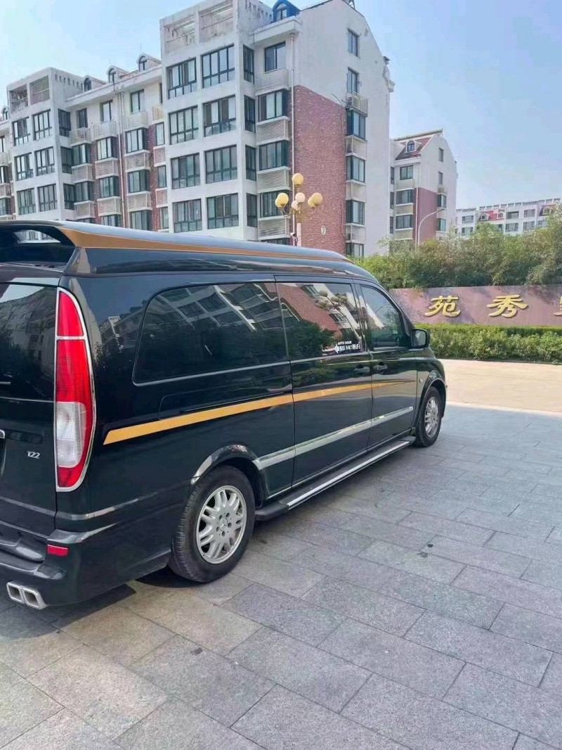 东营14年奔驰威霆6