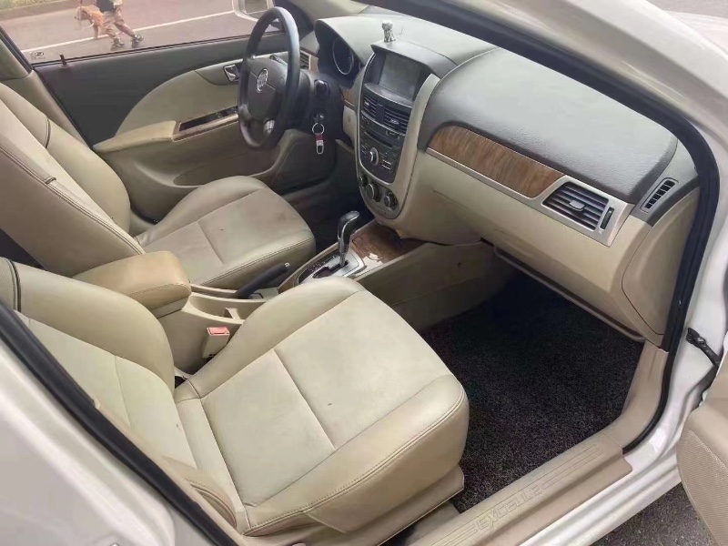 嘉兴16年别克凯越7